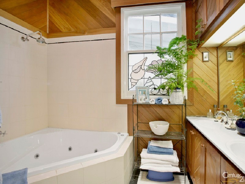 18 Surf Avenue, Beaumaris VIC 3193