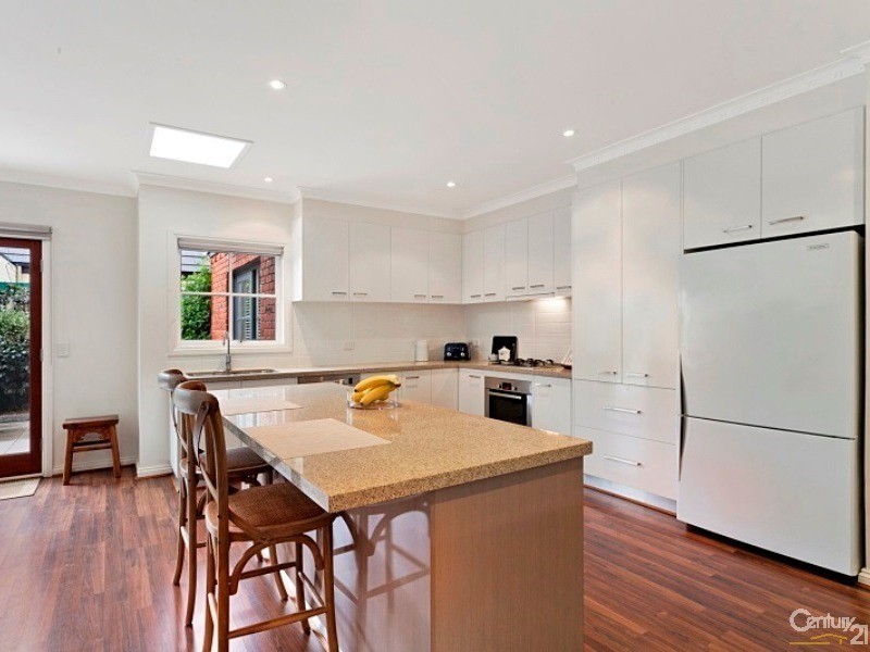 2/2 Weatherall Rd, Cheltenham VIC 3192