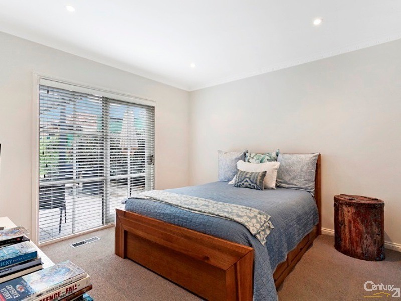 2/2 Weatherall Rd, Cheltenham VIC 3192