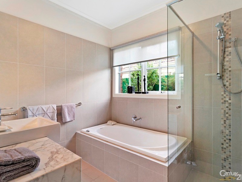 2/2 Weatherall Rd, Cheltenham VIC 3192