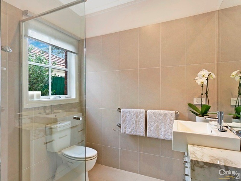 2/2 Weatherall Rd, Cheltenham VIC 3192