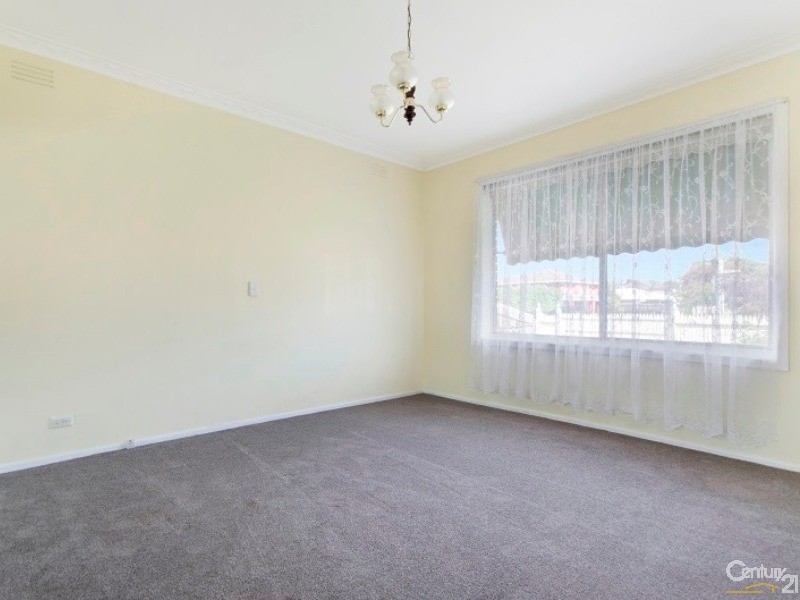 5 Harley St, Dingley Village VIC 3172