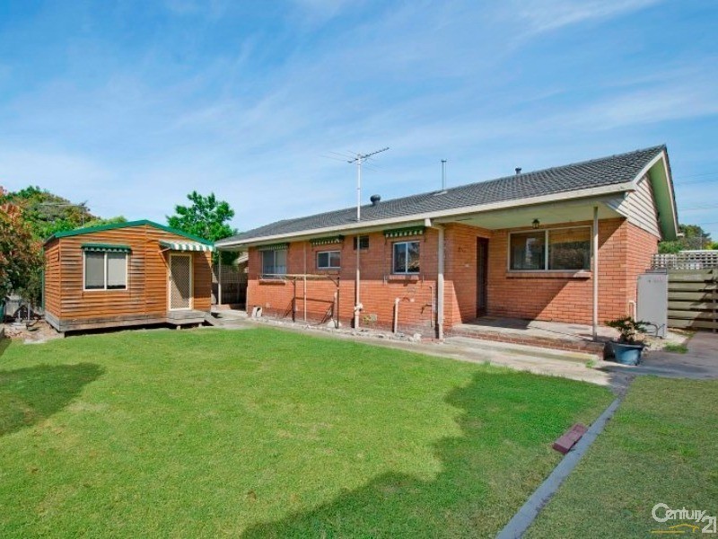 5 Harley St, Dingley Village VIC 3172