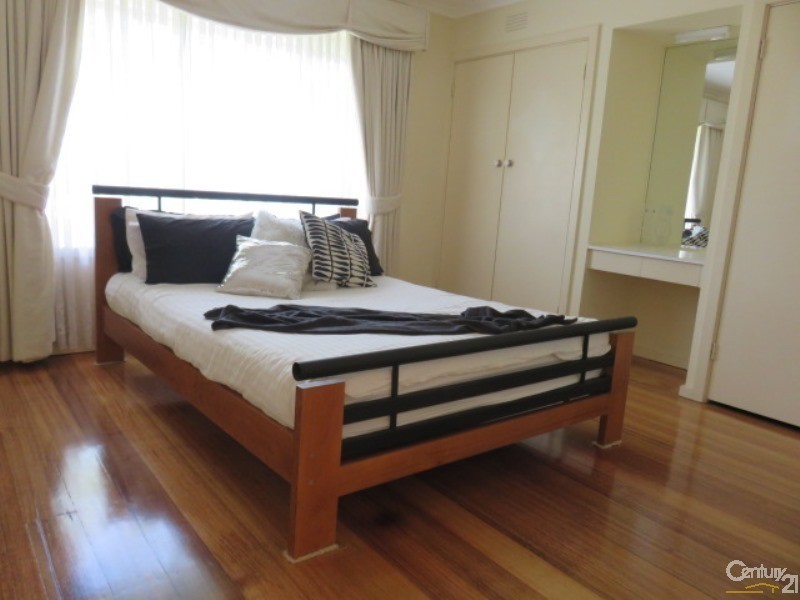 14 Allnutt Parade, Cheltenham VIC 3192