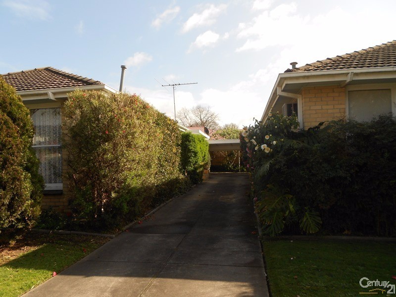 2/1 Peter Ave, Parkdale VIC 3195