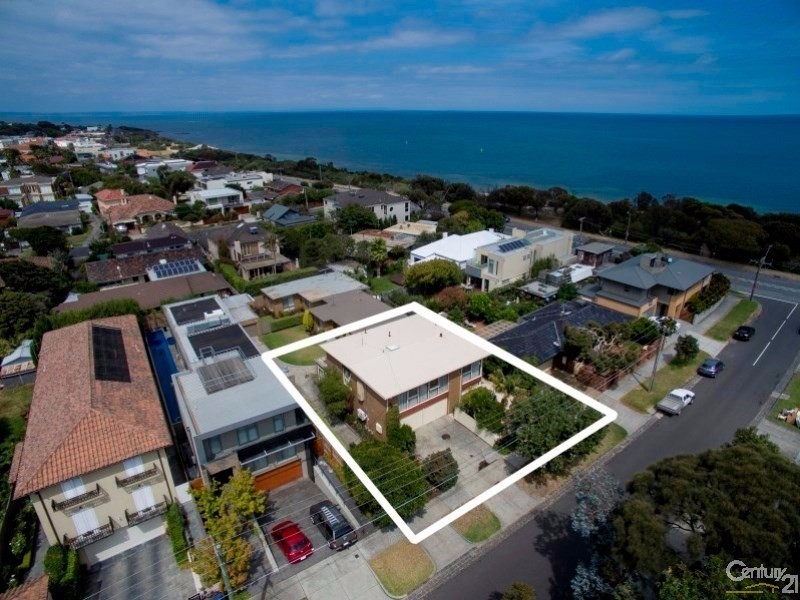 1/4 Seaview Crescent, Black Rock VIC 3193