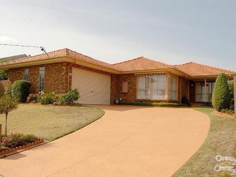 33 Kingston Drive, Dingley Village VIC 3172