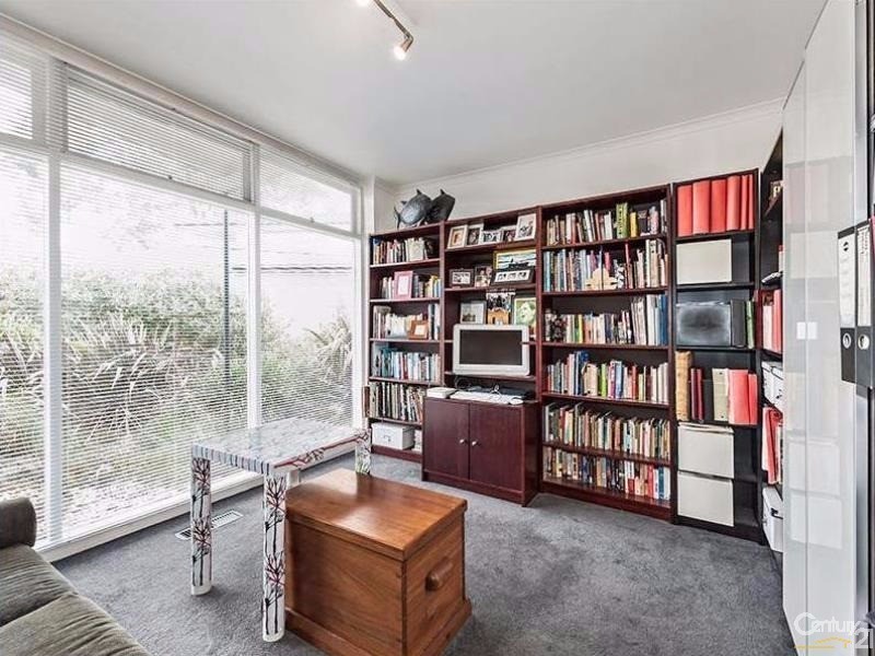 11 Coral Avenue, Beaumaris VIC 3193