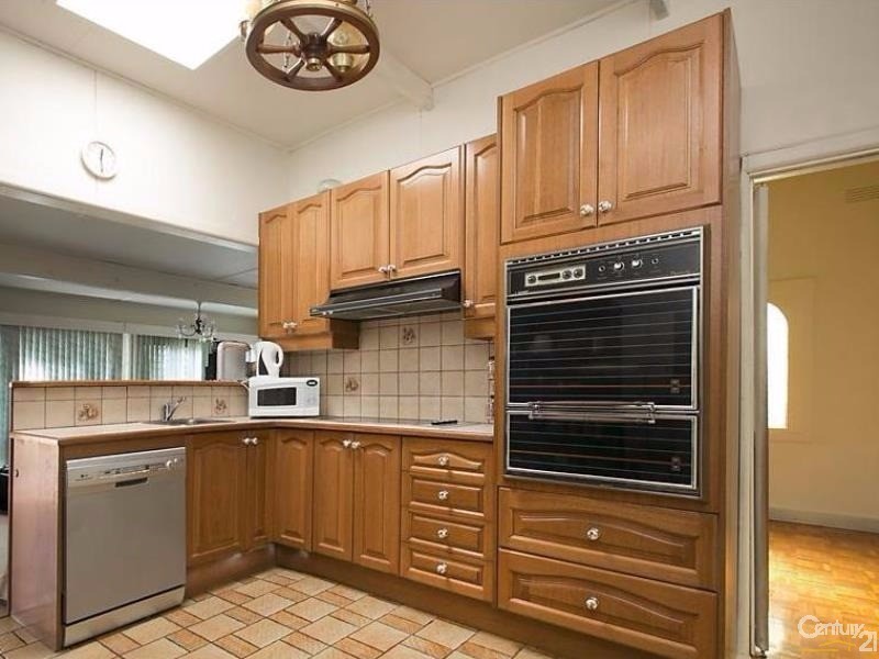 35 Bethell Ave, Parkdale VIC 3195