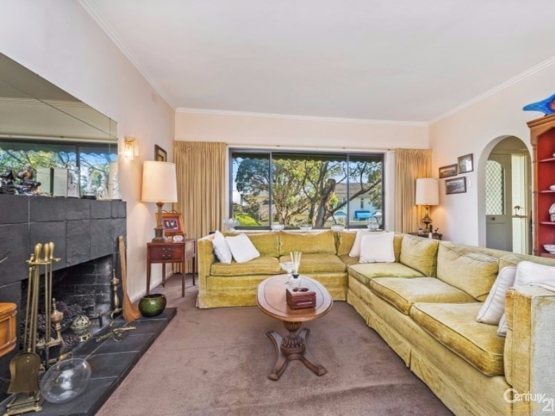 10 Rosemary Road, Beaumaris VIC 3193