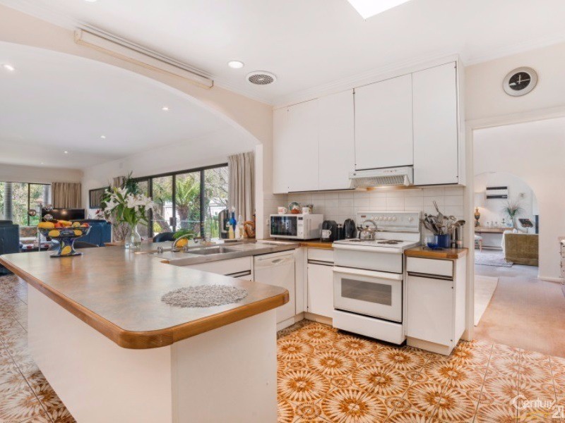 10 Rosemary Road, Beaumaris VIC 3193