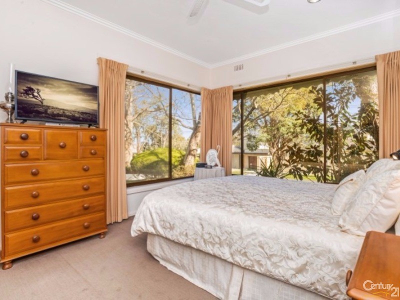 10 Rosemary Road, Beaumaris VIC 3193