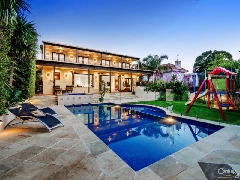 19  Beach Road, Beaumaris VIC 3193