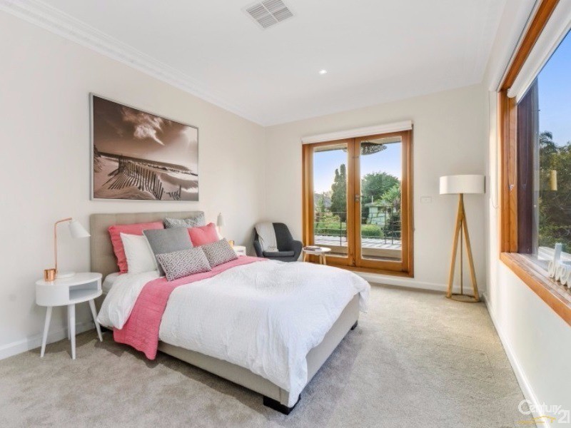 19  Beach Road, Beaumaris VIC 3193