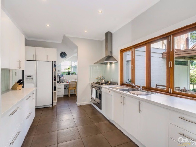 18 Beach Road, Beaumaris VIC 3193