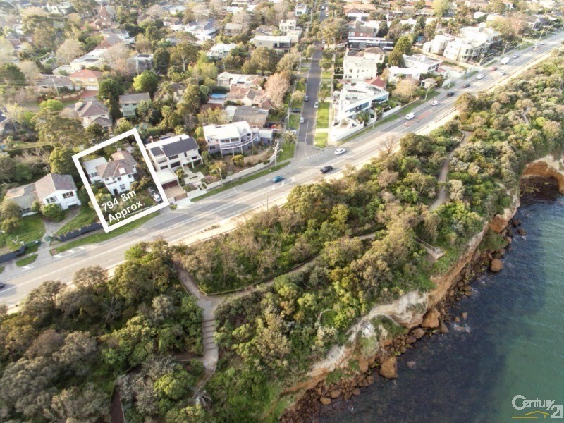18 Beach Road, Beaumaris VIC 3193