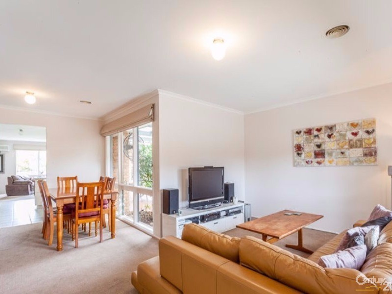 7 Mitre Crescent, Berwick VIC 3806
