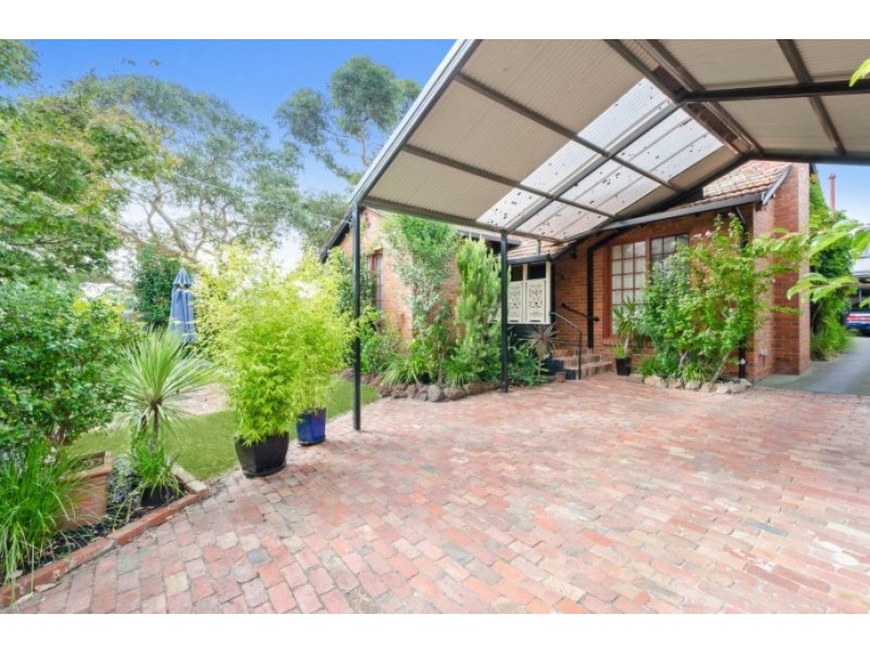 30 James Crescent, Hampton VIC 3188