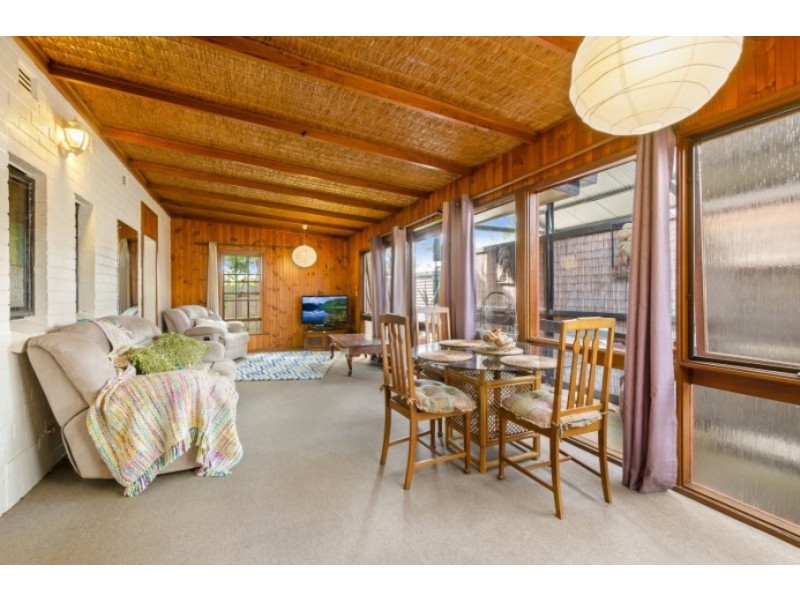 30 James Crescent, Hampton VIC 3188