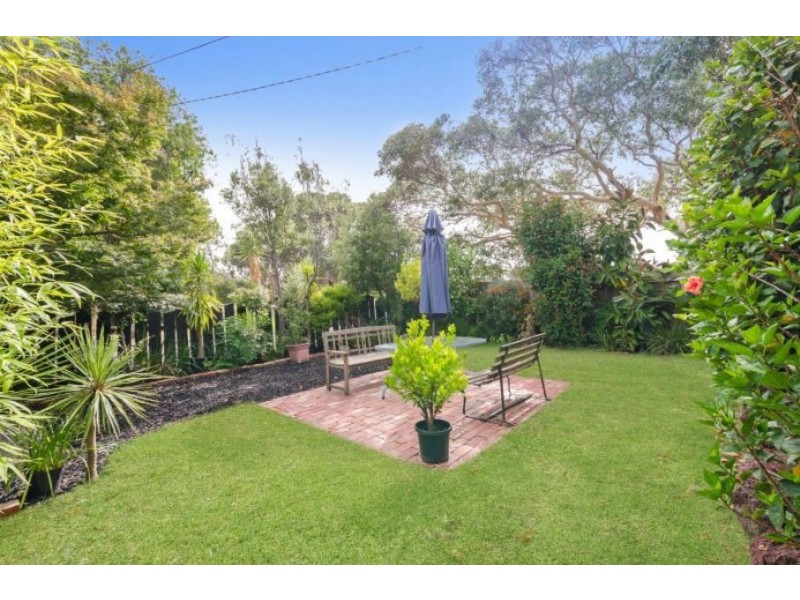 30 James Crescent, Hampton VIC 3188