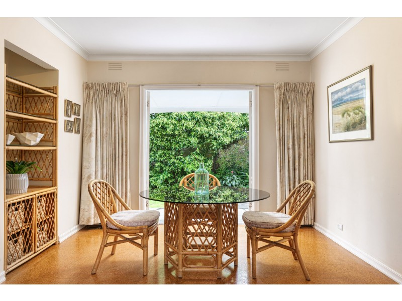 18 Gareth Ave, Beaumaris VIC 3193