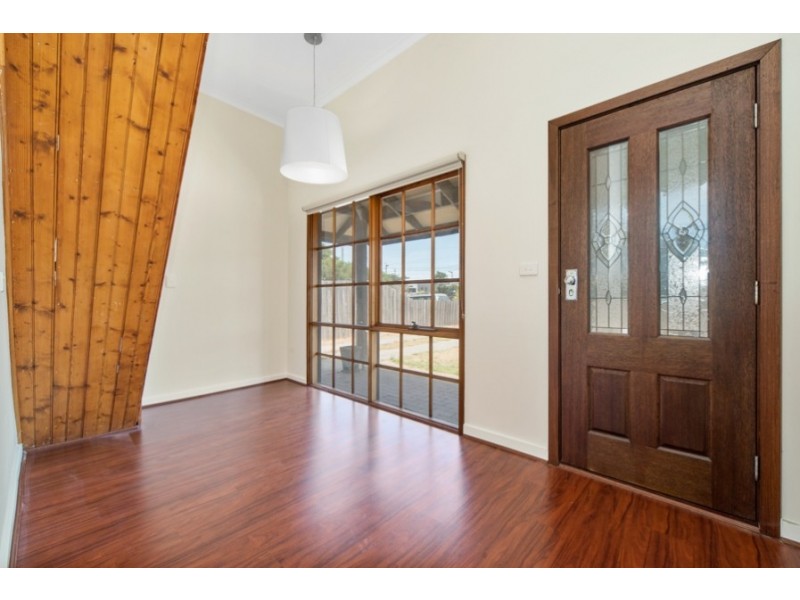 210 Station St, Edithvale VIC 3196
