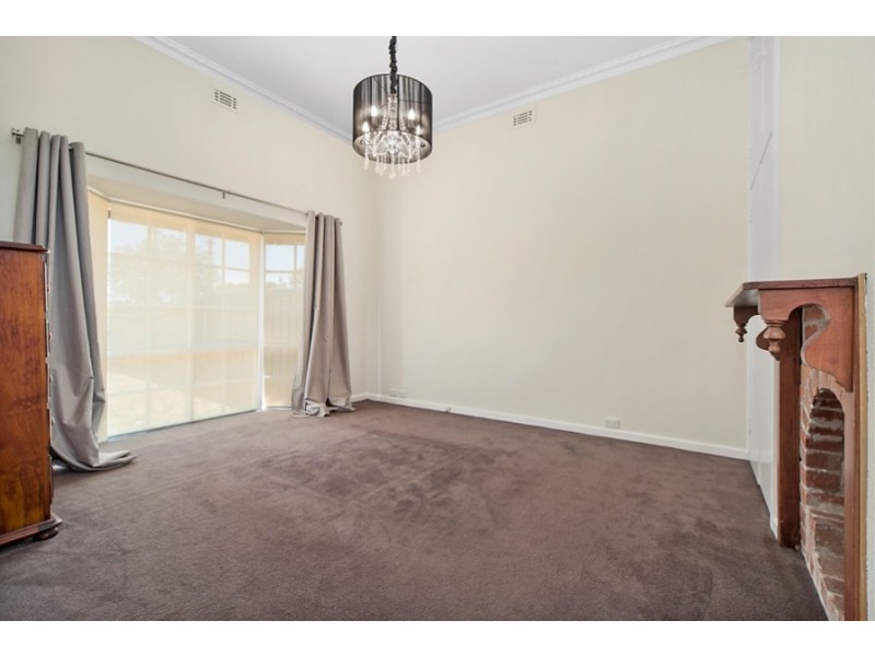 210 Station St, Edithvale VIC 3196