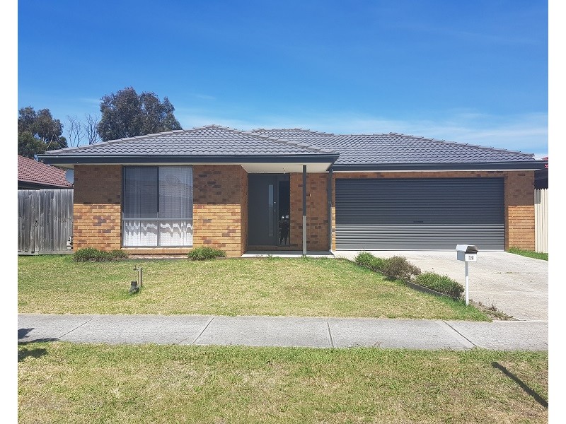 19 Lemon Thyme Way, Lynbrook VIC 3975