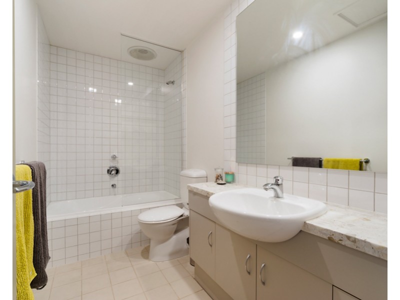 19/125 Ormond Road, Elwood VIC 3184