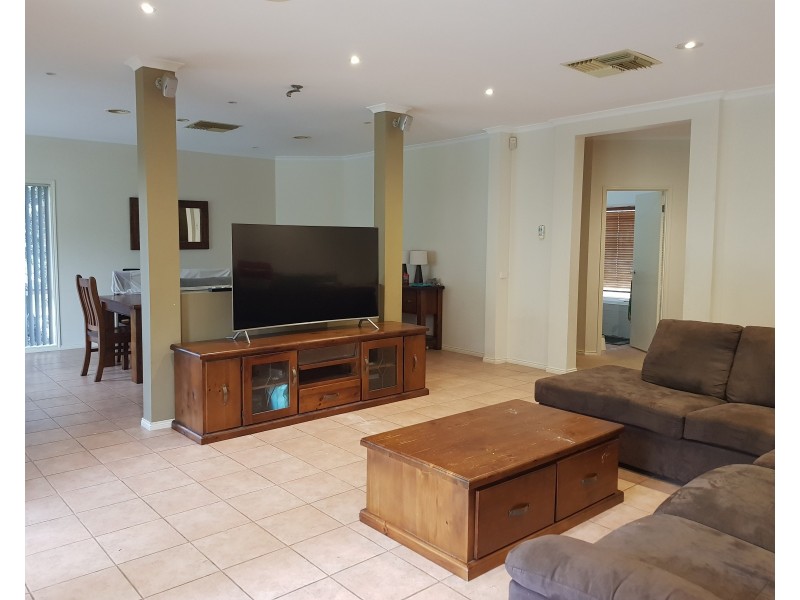 8 The Sands, Aspendale Gardens VIC 3195