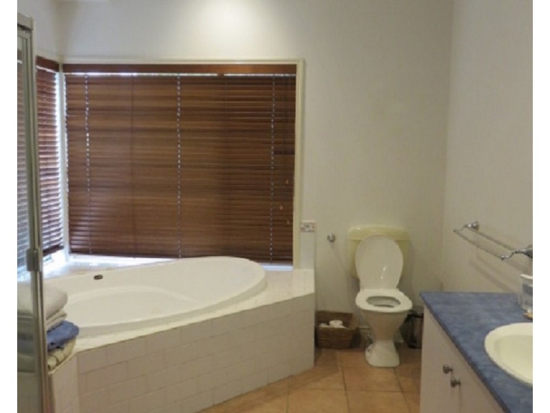 8 The Sands, Aspendale Gardens VIC 3195