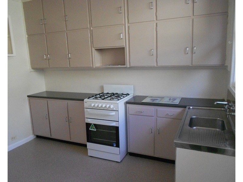 2/1 Peter Ave, Parkdale VIC 3195