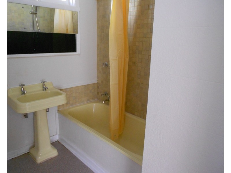 2/1 Peter Ave, Parkdale VIC 3195