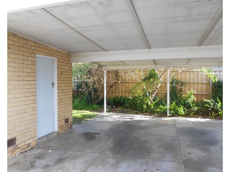 2/1 Peter Ave, Parkdale VIC 3195