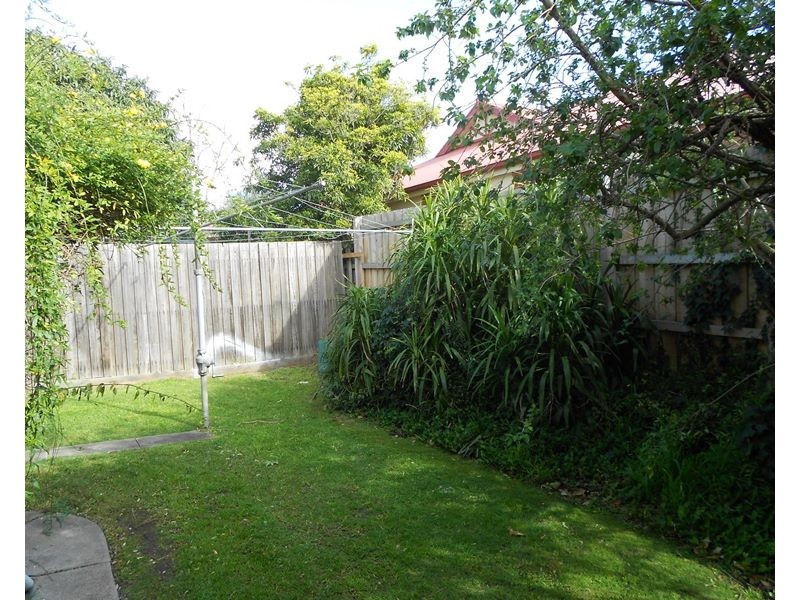 2/1 Peter Ave, Parkdale VIC 3195