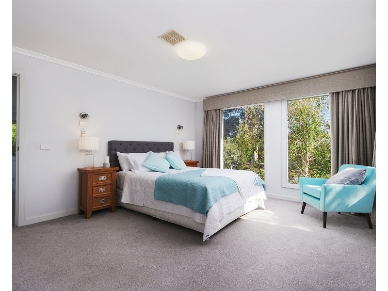 6 Bellaire Crt, Beaumaris VIC 3193