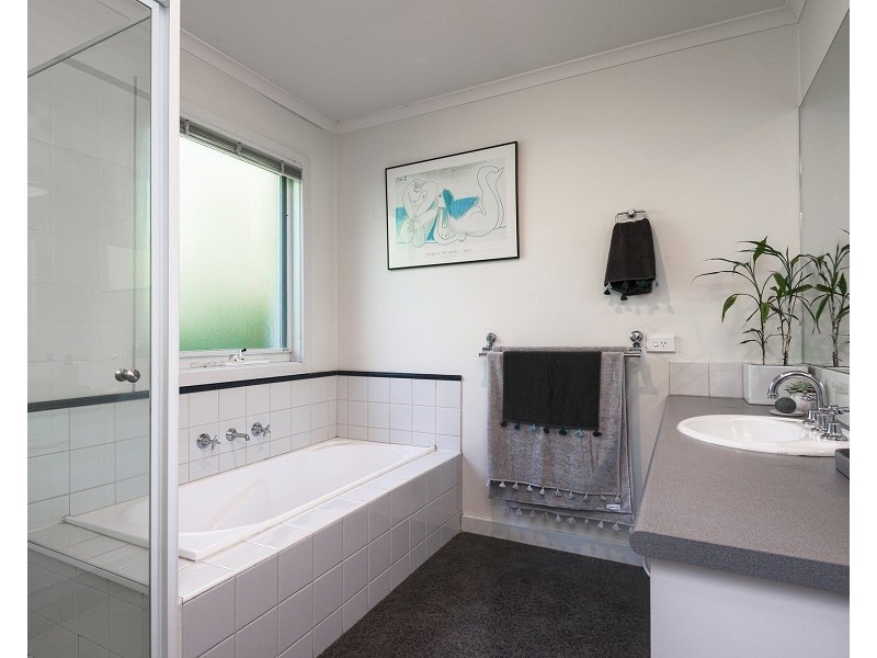 6 Bellaire Crt, Beaumaris VIC 3193