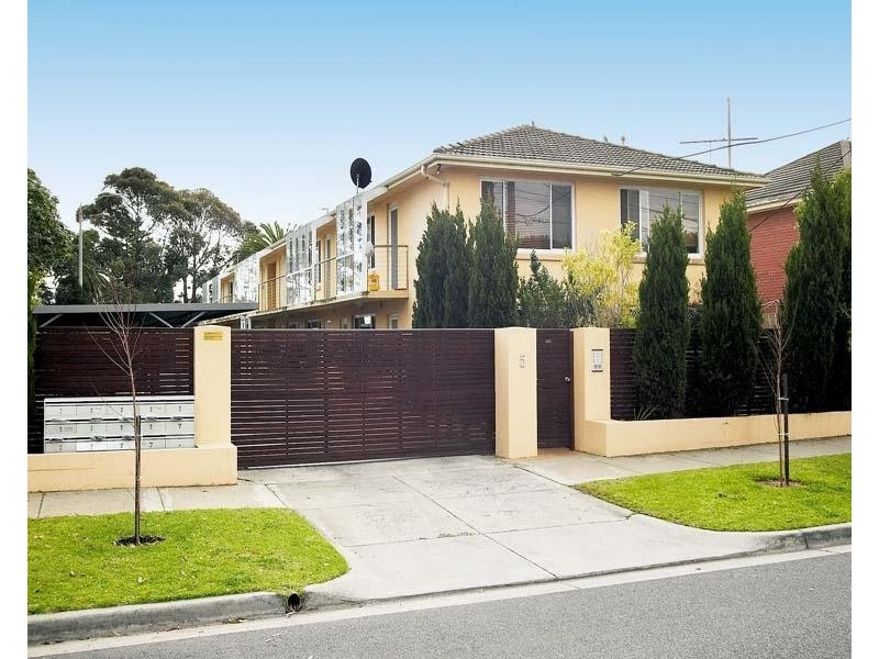 10/5  Station Street, Mentone VIC 3194