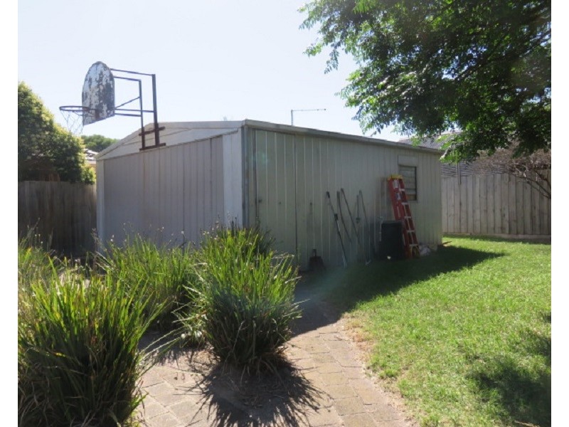 77 Coolibar Ave, Seaford VIC 3198