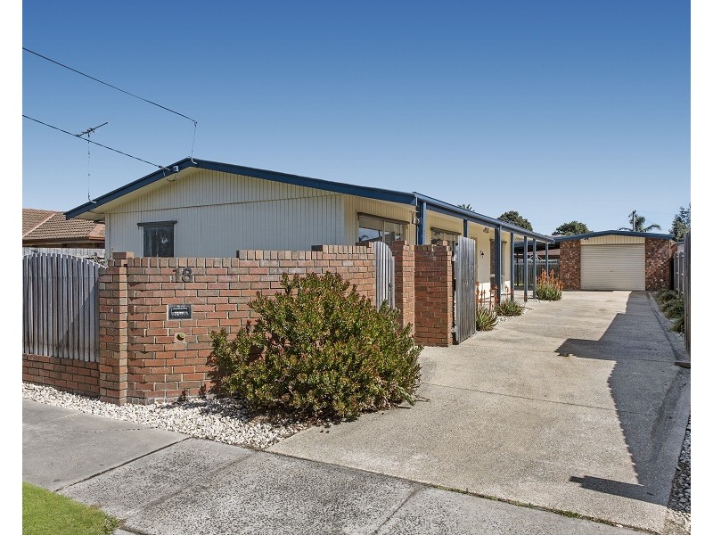 18 Erwin Drive, Seaford VIC 3198