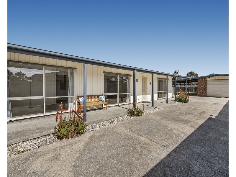 18 Erwin Drive, Seaford VIC 3198