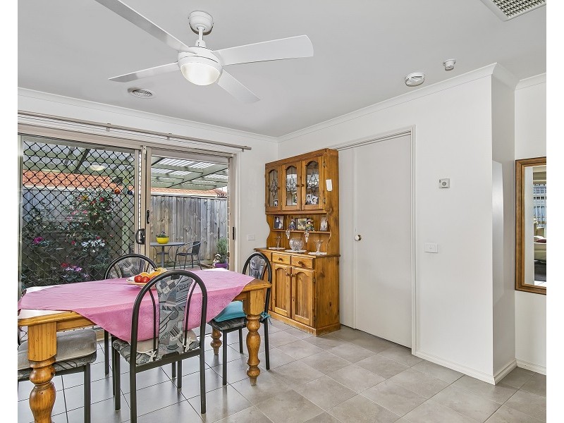 2/79 Greenwood Drive, Carrum Downs VIC 3201