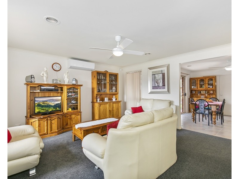 2/79 Greenwood Drive, Carrum Downs VIC 3201