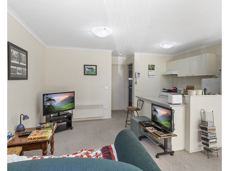 2/18 Reservoir Road, Frankston VIC 3199