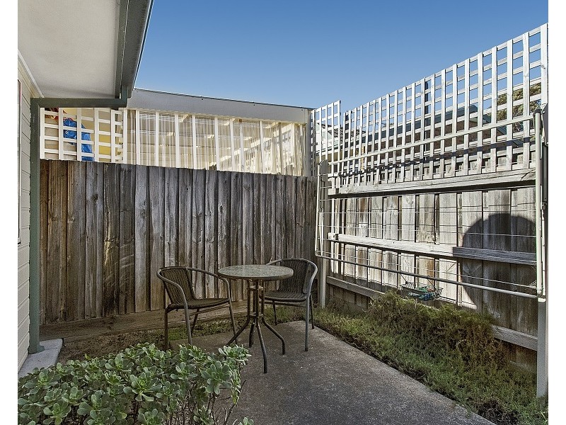 2/18 Reservoir Road, Frankston VIC 3199