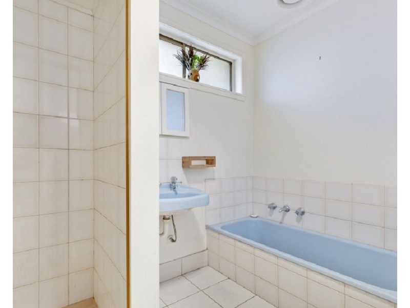 96 Tamarisk Drive, Frankston North VIC 3200