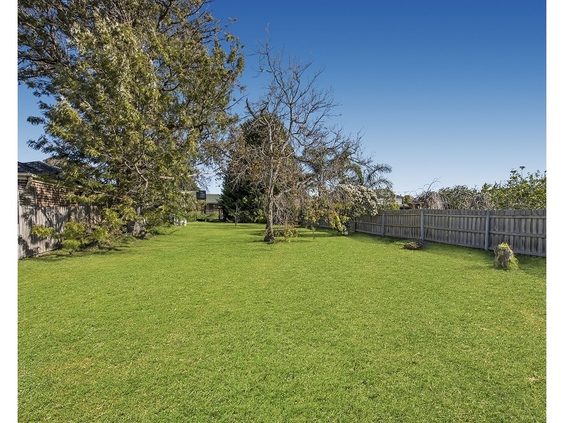 11 Reservoir Road, Frankston VIC 3199