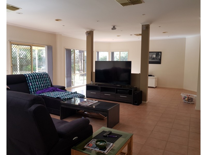 8 The Sands, Aspendale Gardens VIC 3195