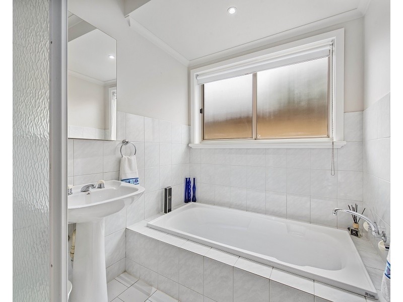 16 Bevnol Road, Langwarrin VIC 3910