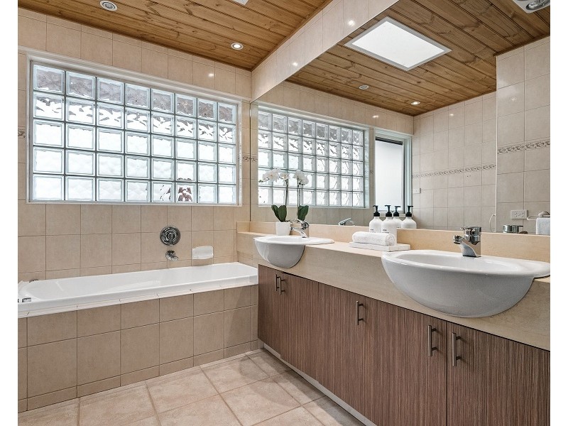 16  Talofa Avenue, Brighton East VIC 3187